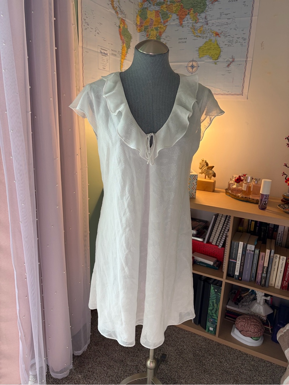 Oscar de la Renta Pink Label White Ruffled V-Neck Cap Sleeve Dress